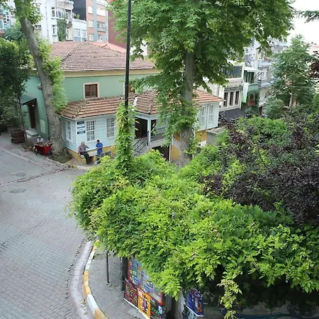 Jumba Hostel *